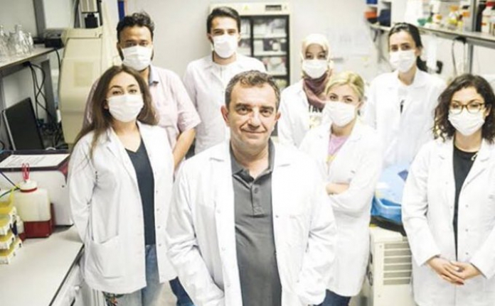 Prof. Dr. Aykut Özdarendeli ve ekibi... TURKOVAC'ı geliştiren ekip. İşte gerçek Milliyetçiler...