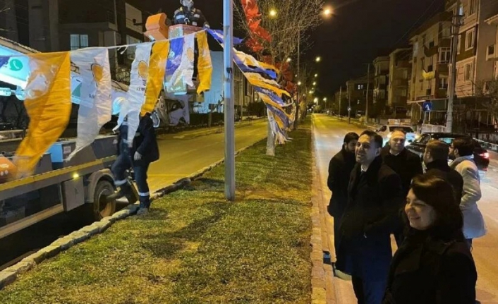 Çanakkale Zaferi’nde AKP bayrakları astılar