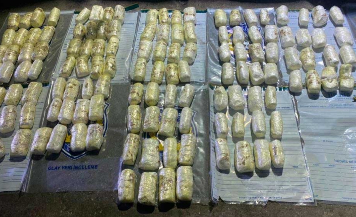 Polis memurunun aracından 52 kilo patlayıcı çıktı!