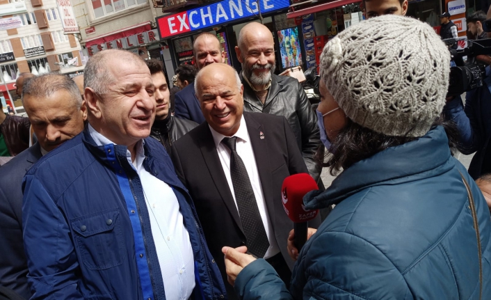 Ümit Özdağ'a halkın ilgisi yoğun