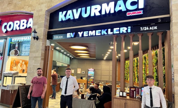Bolu Abant çıkışında bulunan Türk kültürünü Türk mutfağını yaşatan Kavurmacı Burak Restaurant