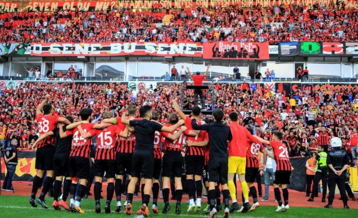 Üçüncü Lige düşen Eskişehirspor'da gitmek isteyen sporcu yok