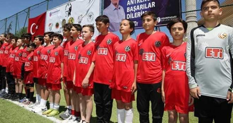 Atatürk Kupası'nda ter döktüler
