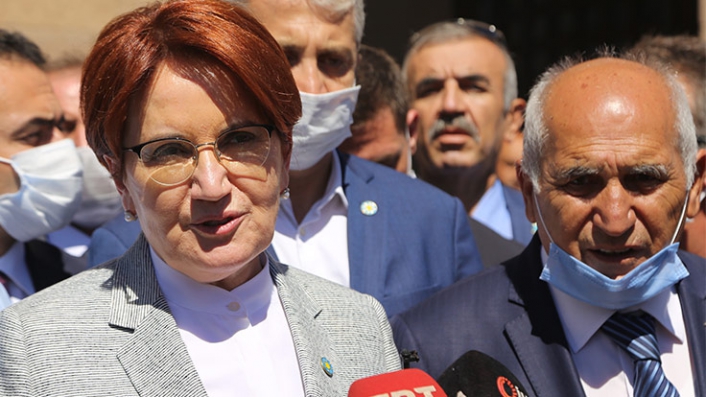 Meral Akşener kendi il başkanını izleyince saçını başını yolacak! İl başkanı mahalle kadını dedikodularını seslendirdi