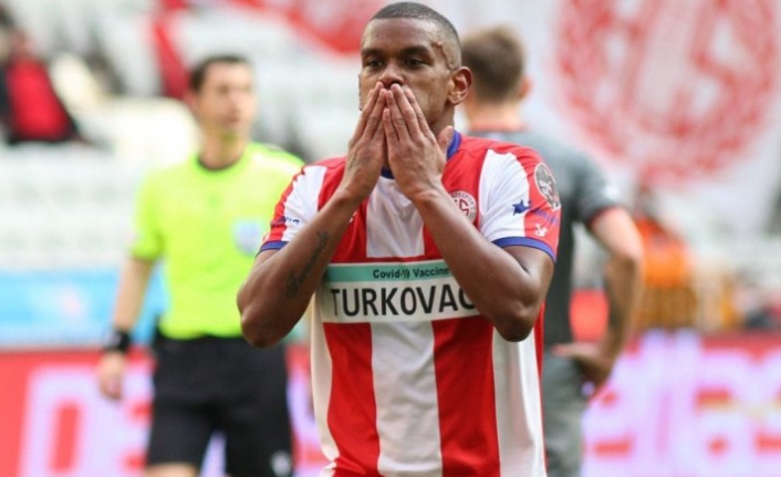 Fernando’ya Arabistan’dan gelen teklif belli oldu!
