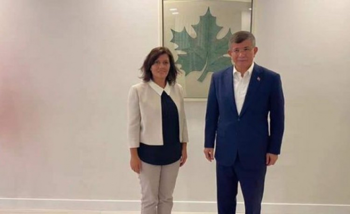 Gelecek Partisi'nde kafaları karıştıran istifa