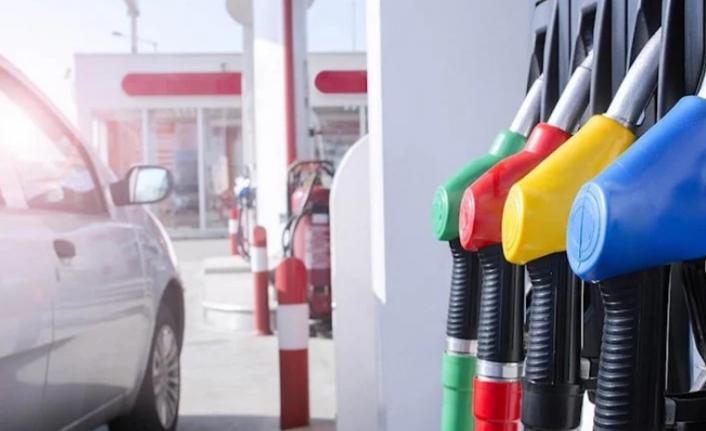 Benzin 25, motorin 24 lirayı geçti