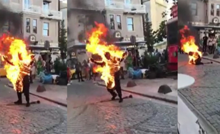 Galata Kulesi önünde bir kişi kendisini yaktı