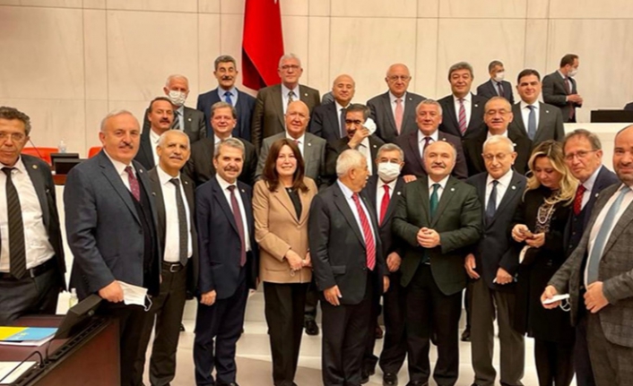 İyi Parti'de 'İsmailağa' çatlağı... Milletvekilinin cemaate göz kırpması vatandaşı çileden çıkardı