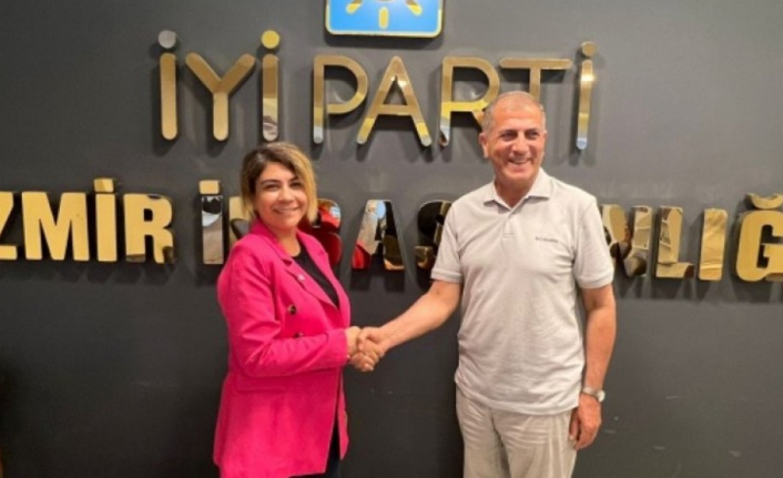 AKP'den istifa edip İYİ Parti'ye katıldı: Günlerce vicdanımın sesini dinledim