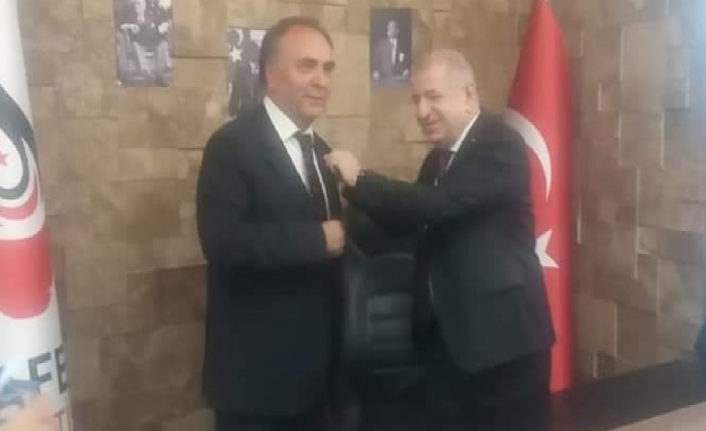 Rozetini Özdağ taktı! Zafer Partisi'ne önemli katılım