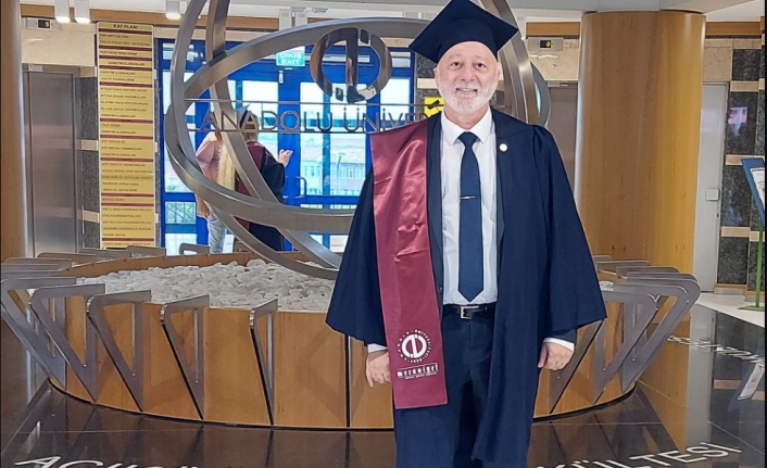 Yazarımız Hasan Basri Akşener derece ile Üçüncü üniversiteden mezun oldu