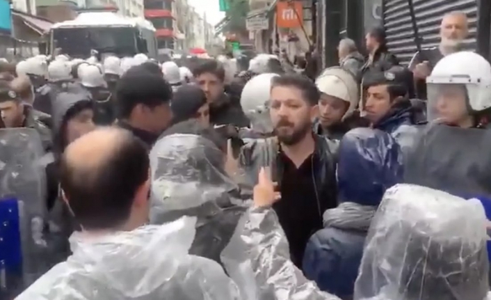 Kadıköy'de Bebek Katili ve bölücü terör lehine slogan atan gruba müdahale: 70 gözaltı