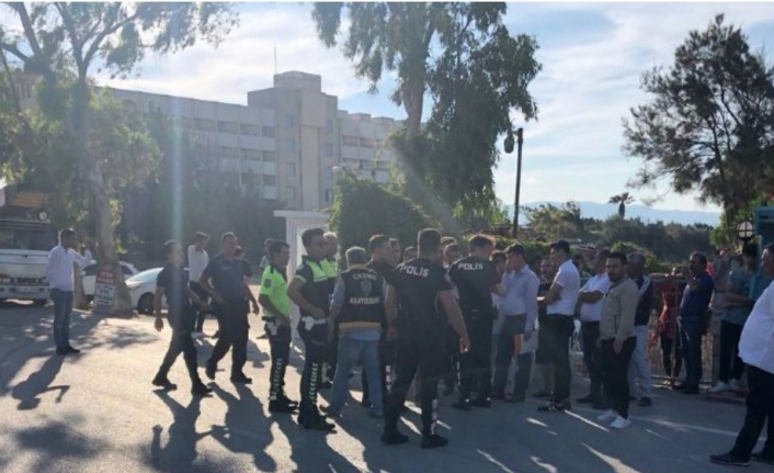 Tatilci dolu muhafazakar otele haciz şoku! Ortada kaldılar