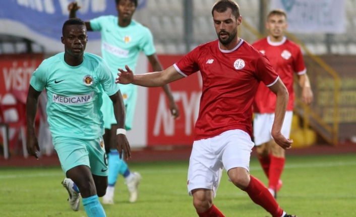 Poli’ye Antalyaspor’dan 3 kez söz verilmiş!