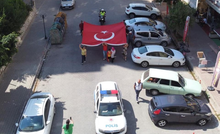 Polis eskortuyla evden alındı, okulunda şampiyon gibi karşılandı