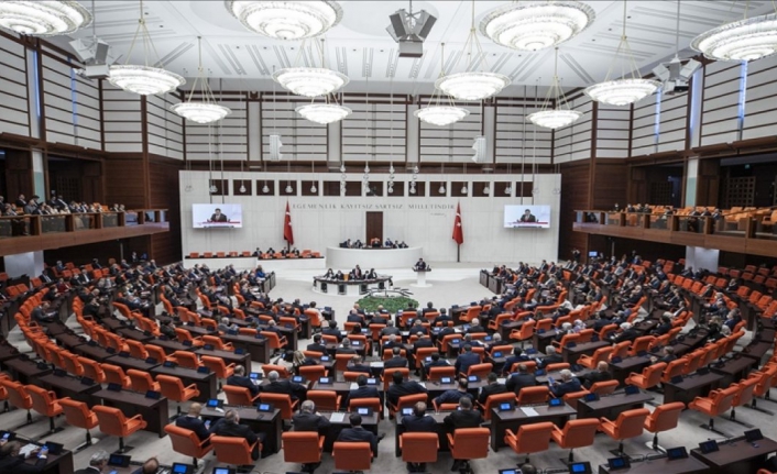 Sosyal medya ve internet haberciliğine ilişkin yasa teklifi komisyondan geçti
