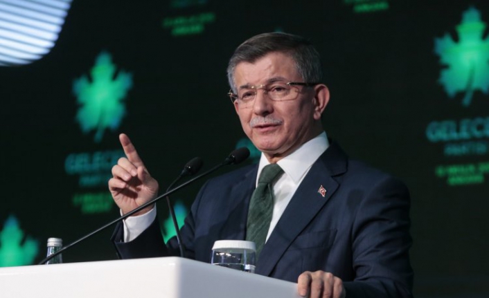 Davutoğlu 'adayım' dedi: 'Partiler arası mutabakatı da görüşürüz'