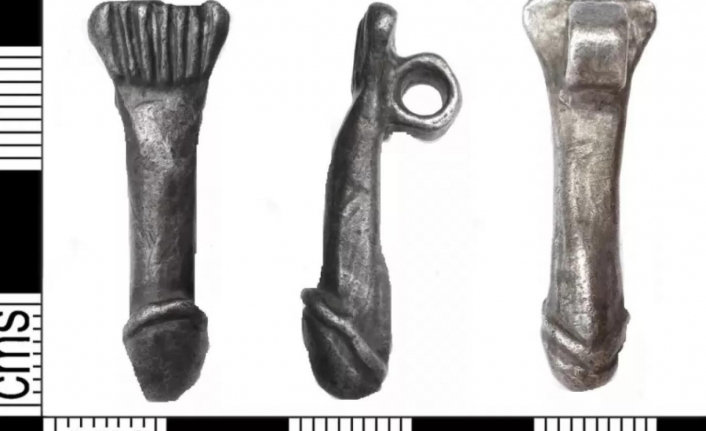 Roma dönemine ait penis şeklinde kolye bulundu!