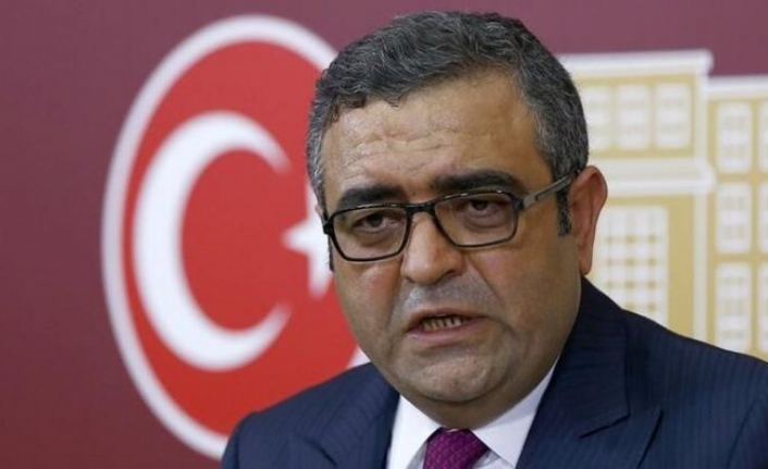 CHP'li Sezgin Tanrıkulu'nun oğlu ve yeğeni bıçaklandı!