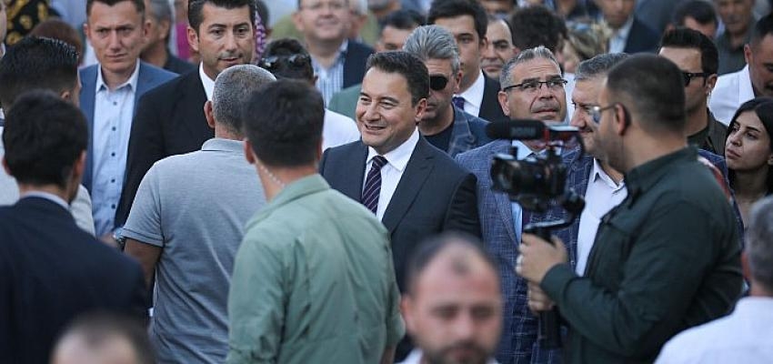 Babacan'dan sert sözler: "Bitti. Öyle bir kadro yok ellerinde"