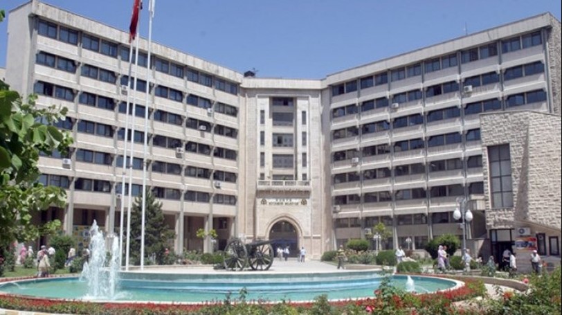 AKP'li belediyeden 1 milyon 756 bin liralık Kuran ihalesi