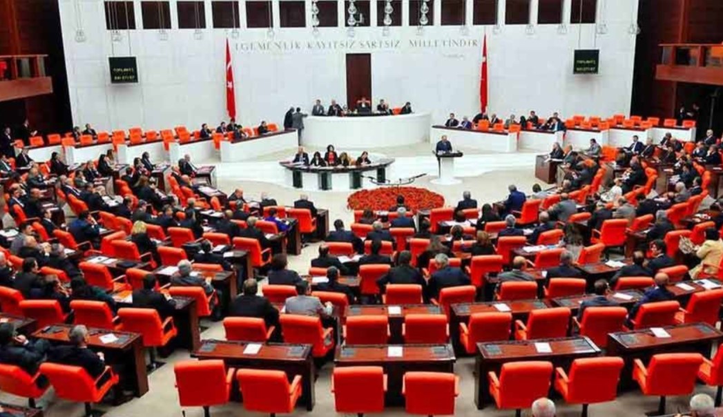 BİR DAKİKADA MİLLETVEKİLİ MAAŞI 56 BİN LİRAYA YÜKSELDİ