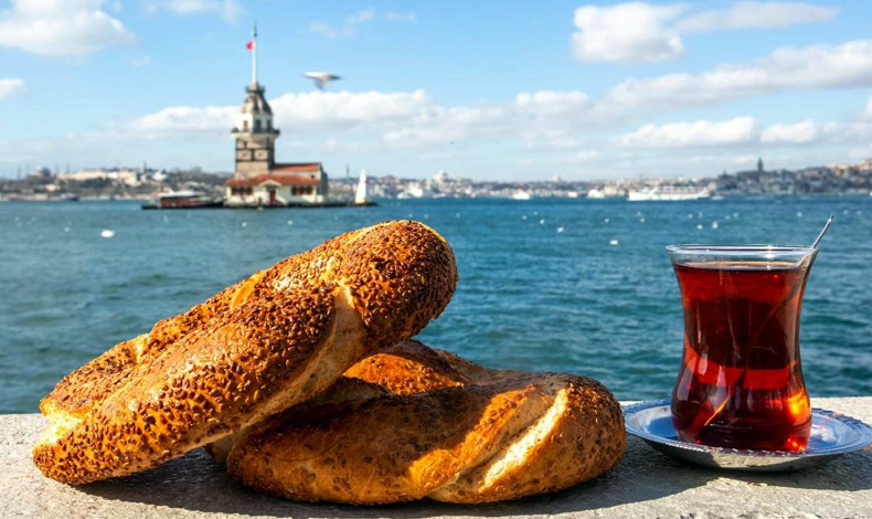 İSTANBUL'DA SİMİTE YAZ ZAMMI