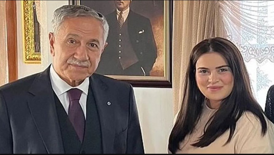BÜLENT ARINÇ’IN YEĞENİ DEMOKRAT PARTİ’YE KATILDI