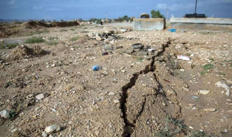 Komşuda ard arda depremler