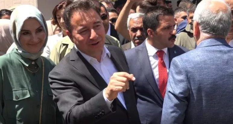 VATANDAŞTAN BABACAN’A ÇOK SERT TEPKİ! DİNİMİZE, NAMUSUMUZA SALDIRANLARLA BİRLİKTESİNİZ