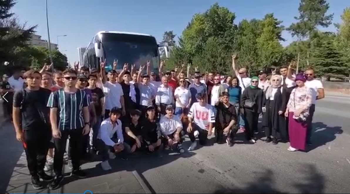 Ümit Özdağ davet etti. Zafer Partisi Gençliği yola çıktı