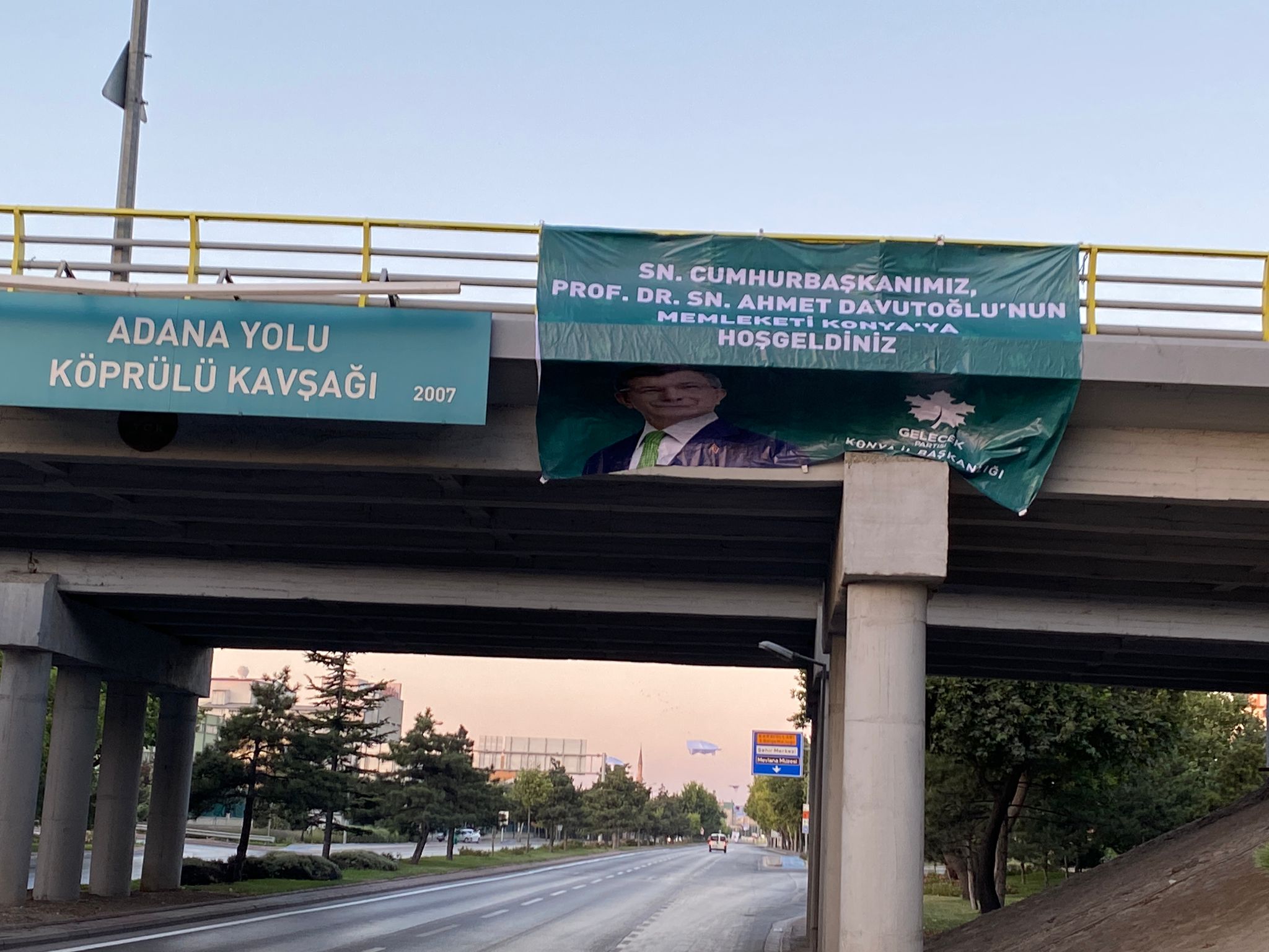 Gelecek Partisi’nden Erdoğan’a ‘Hoş geldiniz’ pankartı
