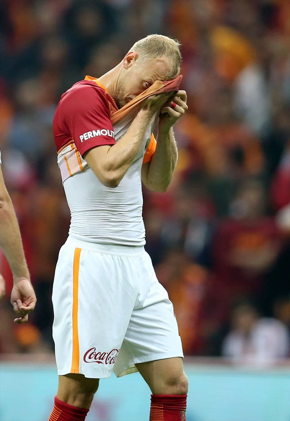 Ünlü futbolcu kariyerini noktaladı
