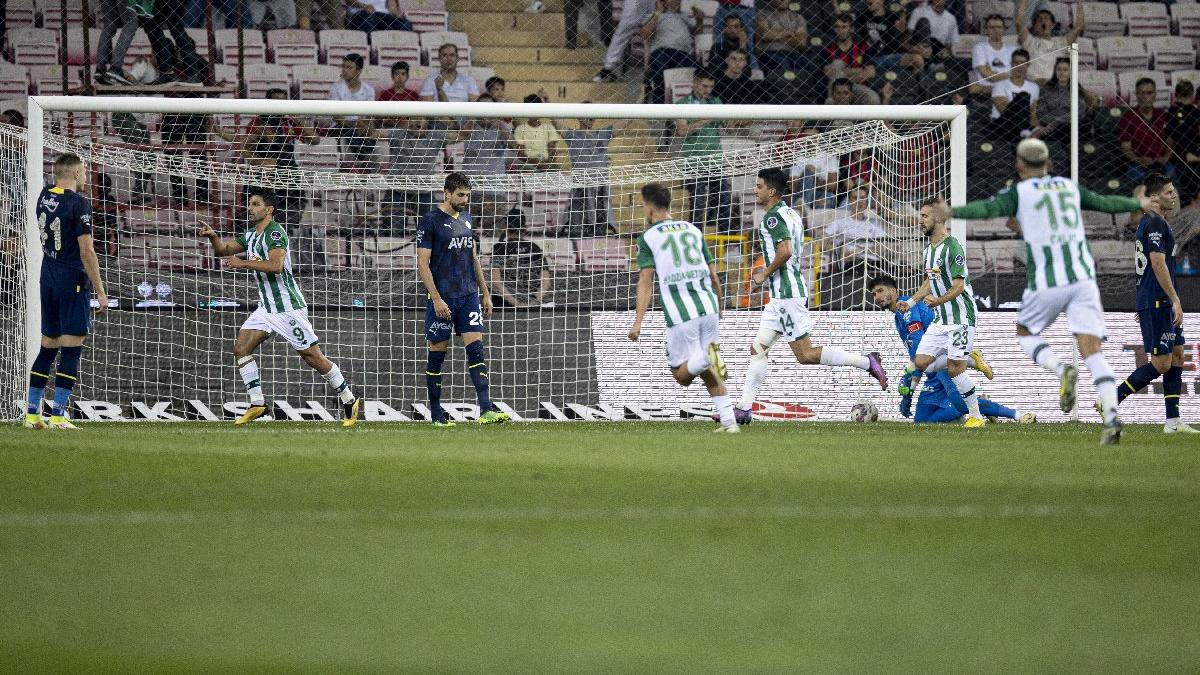 Konyaspor Fenerbahçe maçında zirve el değiştirdi