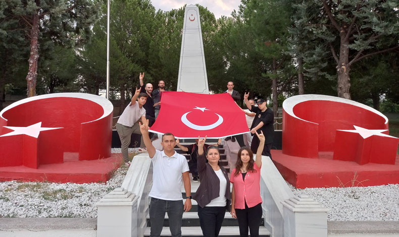 Zafer Nilüfer, Garnizon Şehitliği'nde...