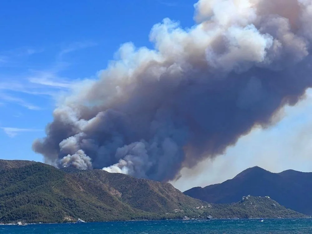 Marmaris’te helikopter düştü: Ölü ve yaralılar var