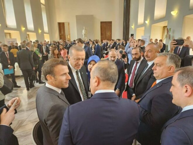 Erdoğan Paşinyan’la görüştü