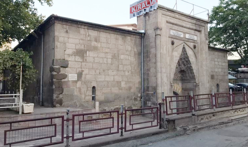 Sahibinden kiralık medrese!