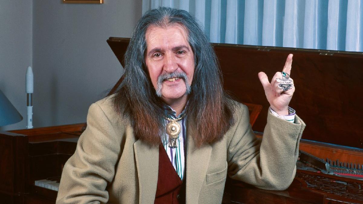 Barış Manço’nun hayatı film oluyor! Usta sanatçıyı kim canlandıracak?