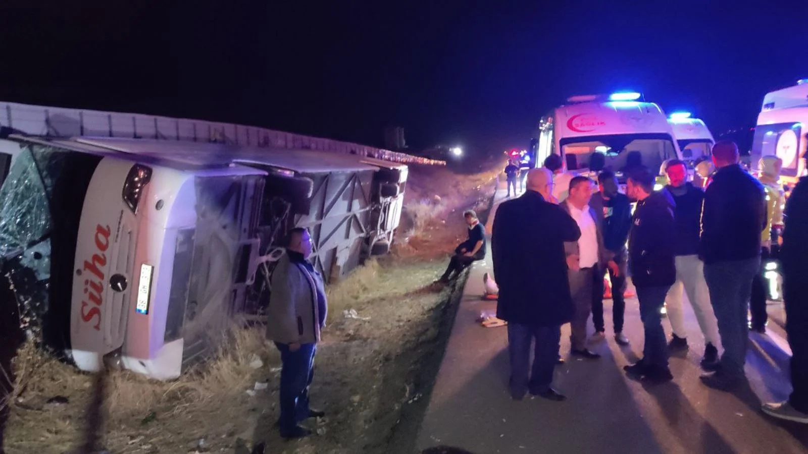 Yeniden Refah Partisi’nin otobüsü devrildi!