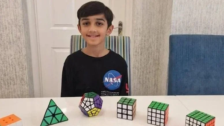 Henüz çocuk ama Einstein’i geride bıraktı!