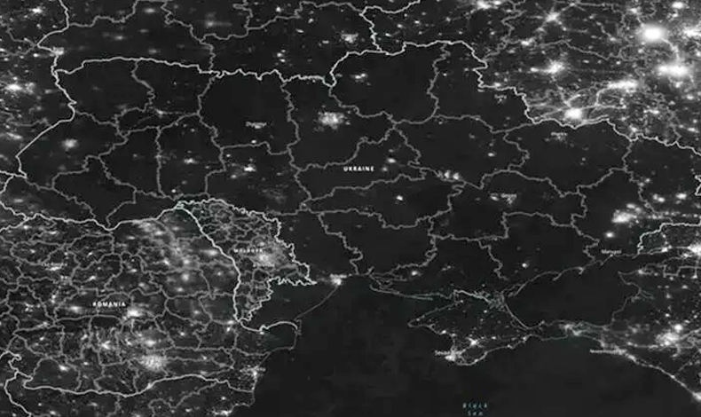 Görüntüler NASA'dan: Ukrayna saldırıdan sonra böyle görüntülendi