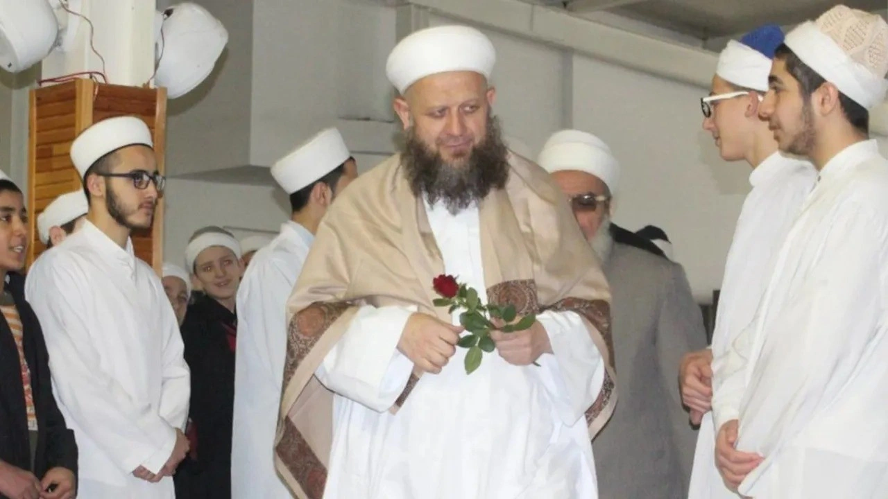Tarikat skandalında tarih öne çekildi
