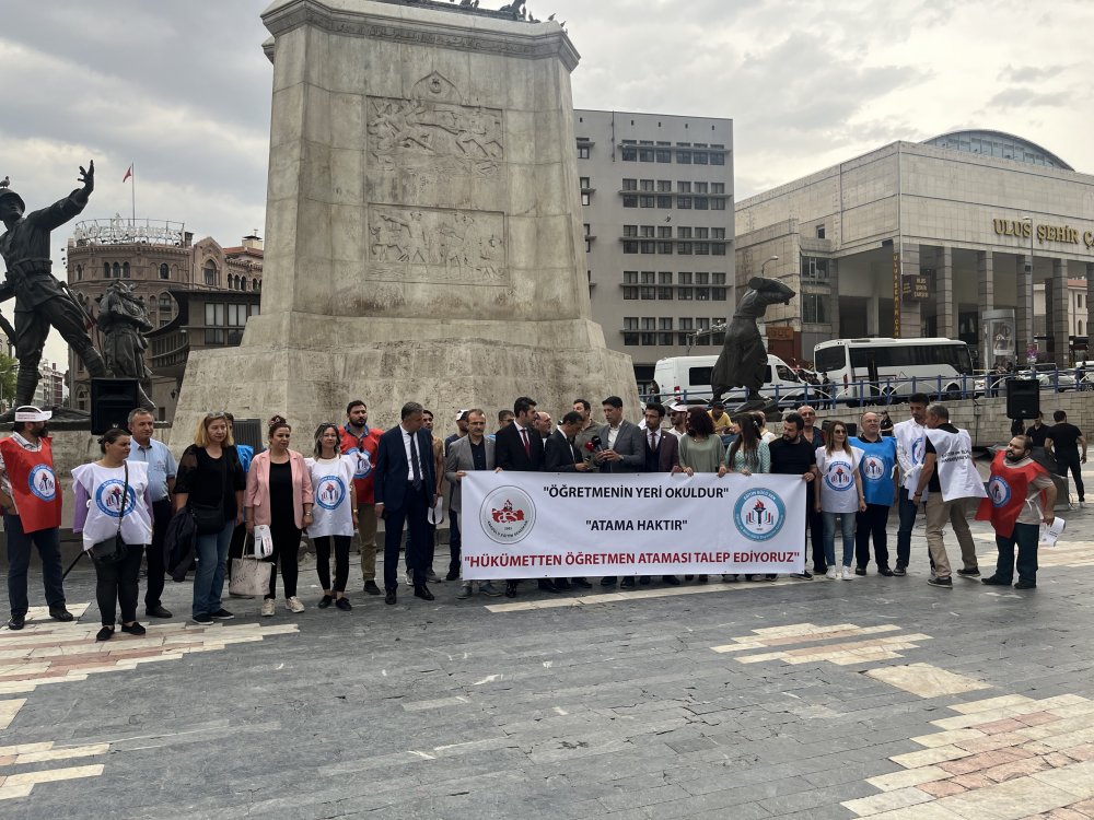 Atama bekleyen öğretmenler Ankara Ulus'ta buluştular