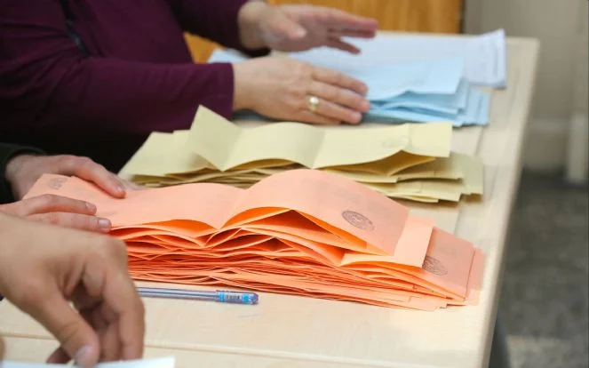 Saray'da telaş!  AKP ve MHP'yi paniklettiren anket