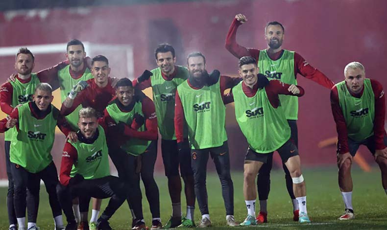 Galatasaray'da hedef Kadıköy'e lider gitmek