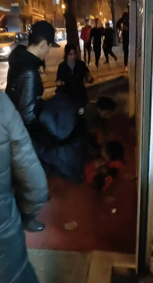 Esenyurt'ta yabancı uyruklular sokak ortasında kavgaya tutuştu!