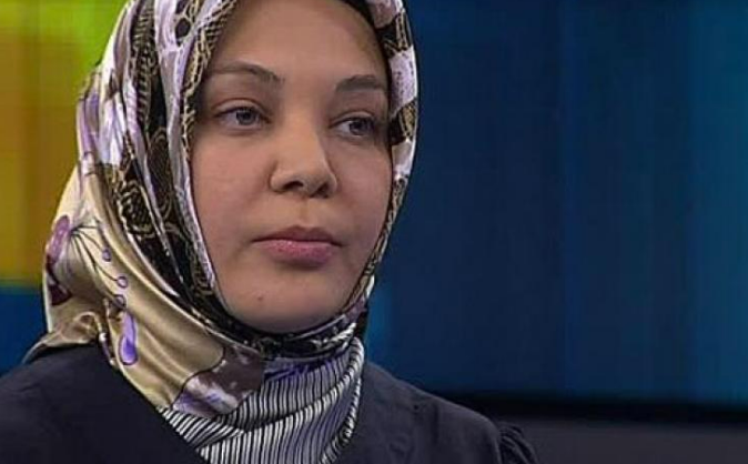 Hilal Kaplan TRT'nin kaymağını afiyetle yemiş!