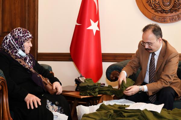 73 yaşındaki kadından yürekleri ısıtan davranış